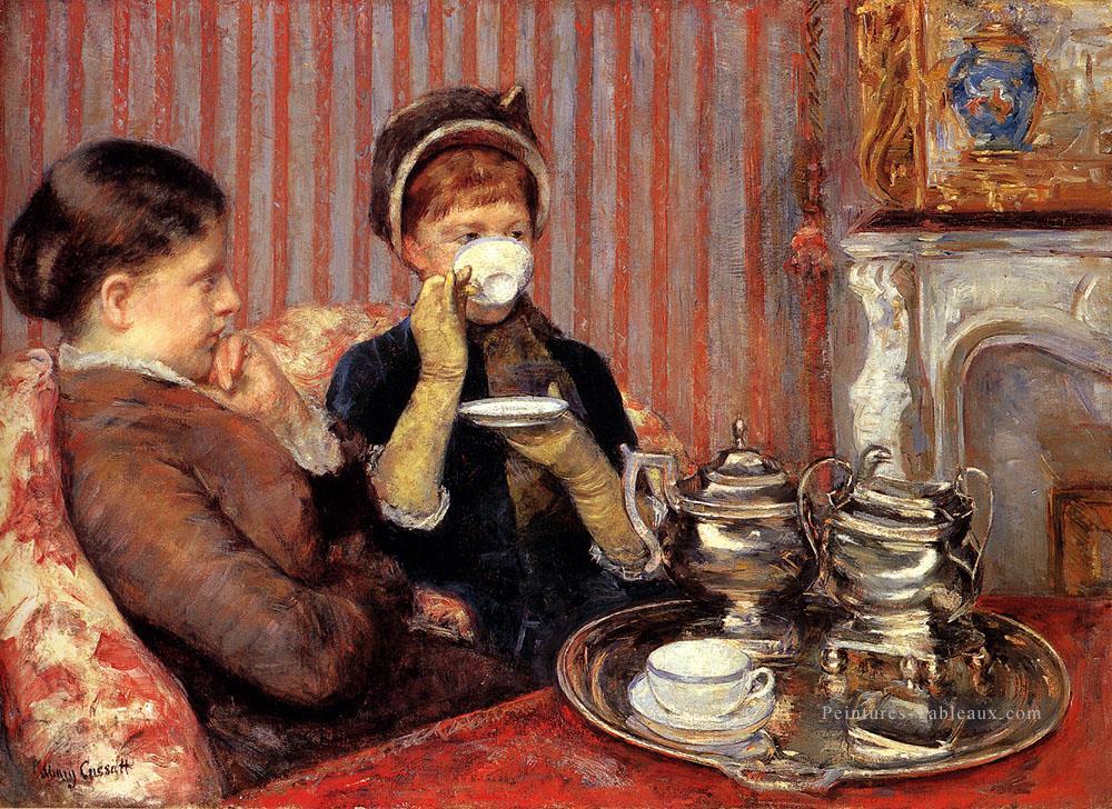 Thé des mères des enfants Mary Cassatt Peintures à l'huile